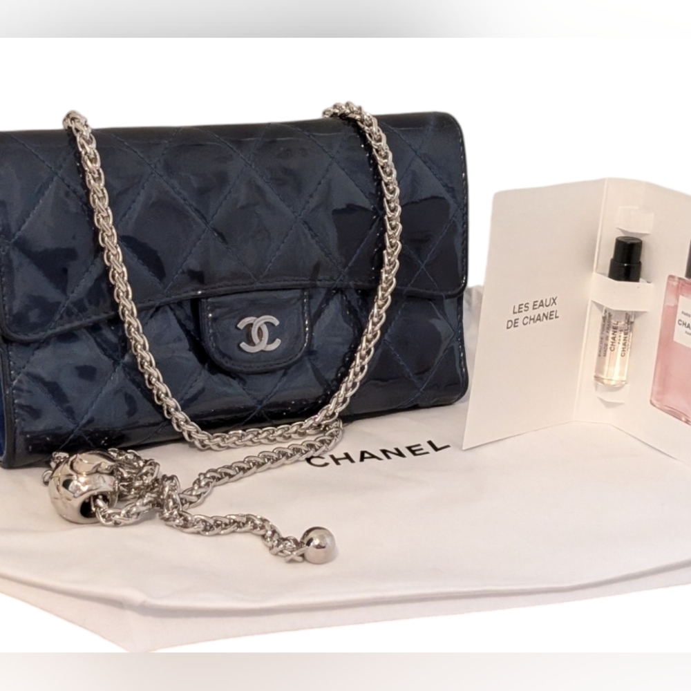 ✅Authentic CHANEL Quilted Flap Wallet